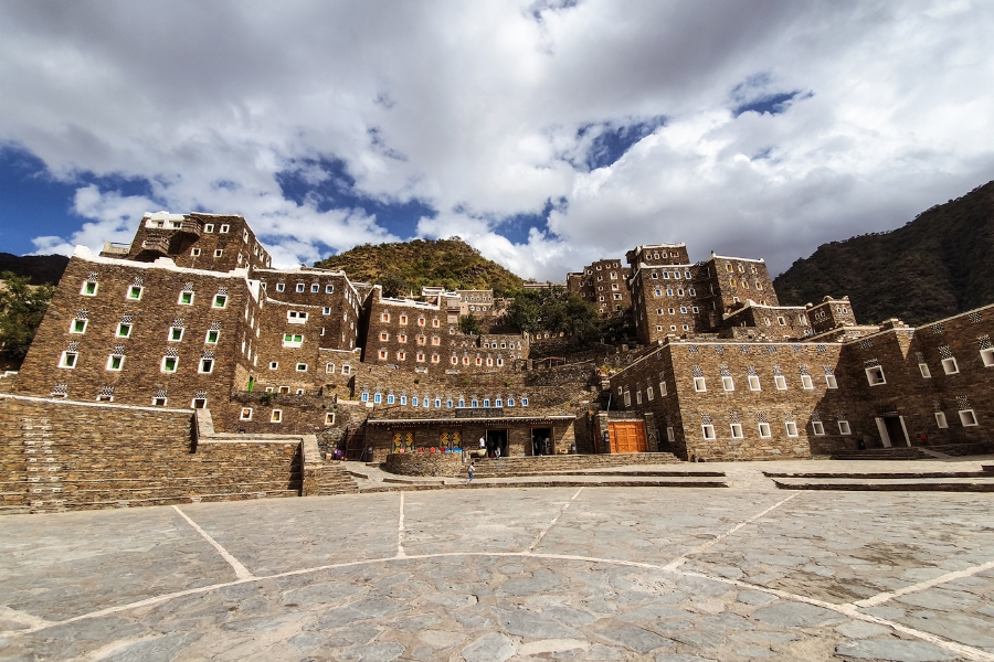 A Scenic Drive to Rijal Almaa Heritage Village in Saudi Arabia