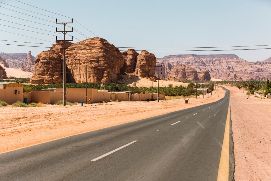Driving Rules You Need to Know Before Renting a Car in Saudi Arabia