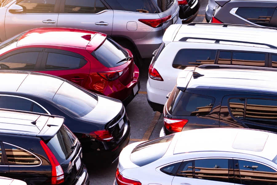 Parking Guide for Tourists Driving in Saudi Arabian Cities