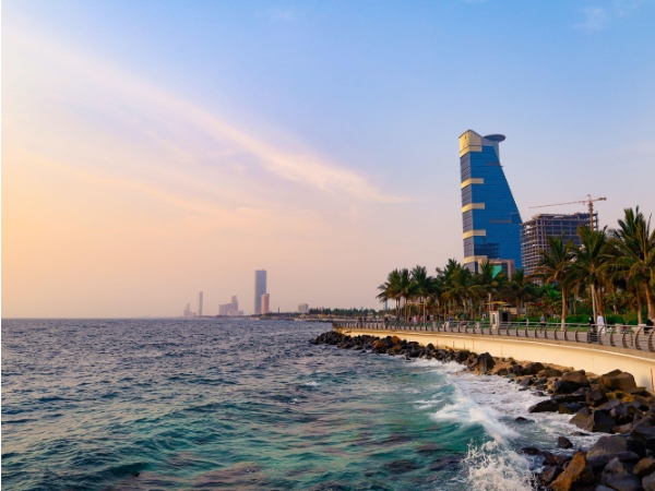 A Coastal Drive Guide from Jeddah to Obhur