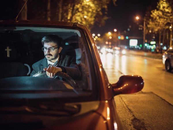 How To Explore Jeddah At Night With a Car